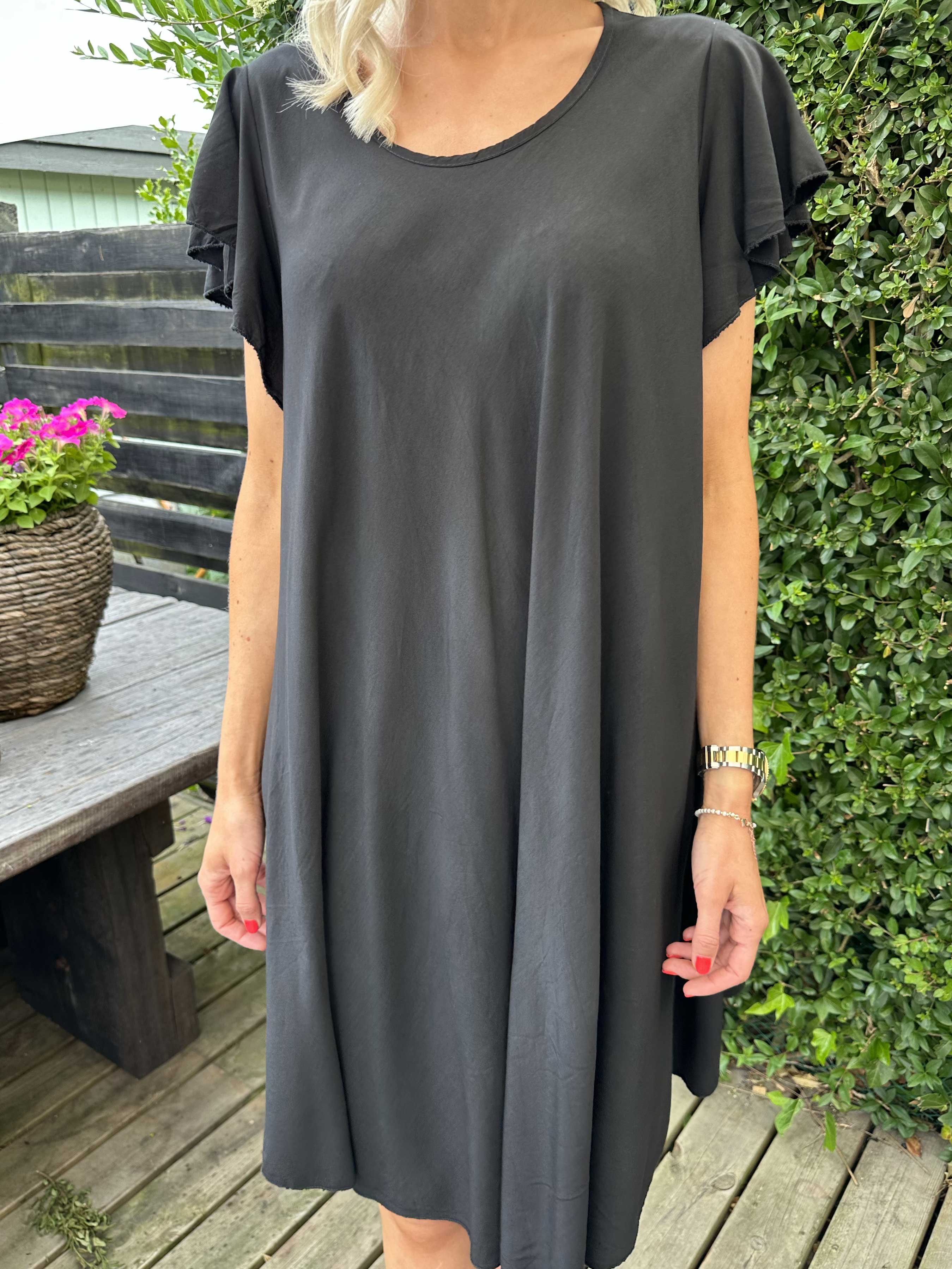 Davina - Simpel kjole i viskose med t-shirt ærmer